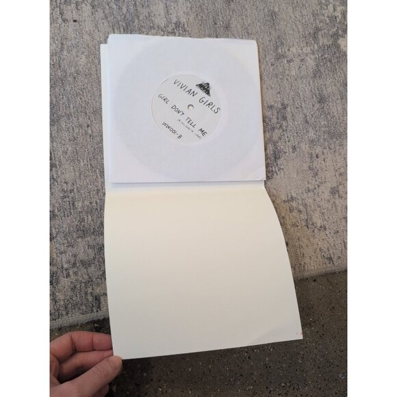 Vivian Girls I Can't Stay 7" Vinyl Single 2008 Garage Indie Rock Lo-fi - Picture 2 of 3